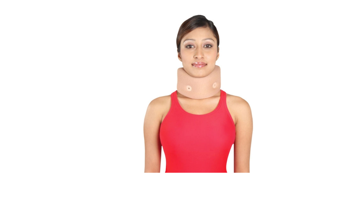 Eyelet Collar